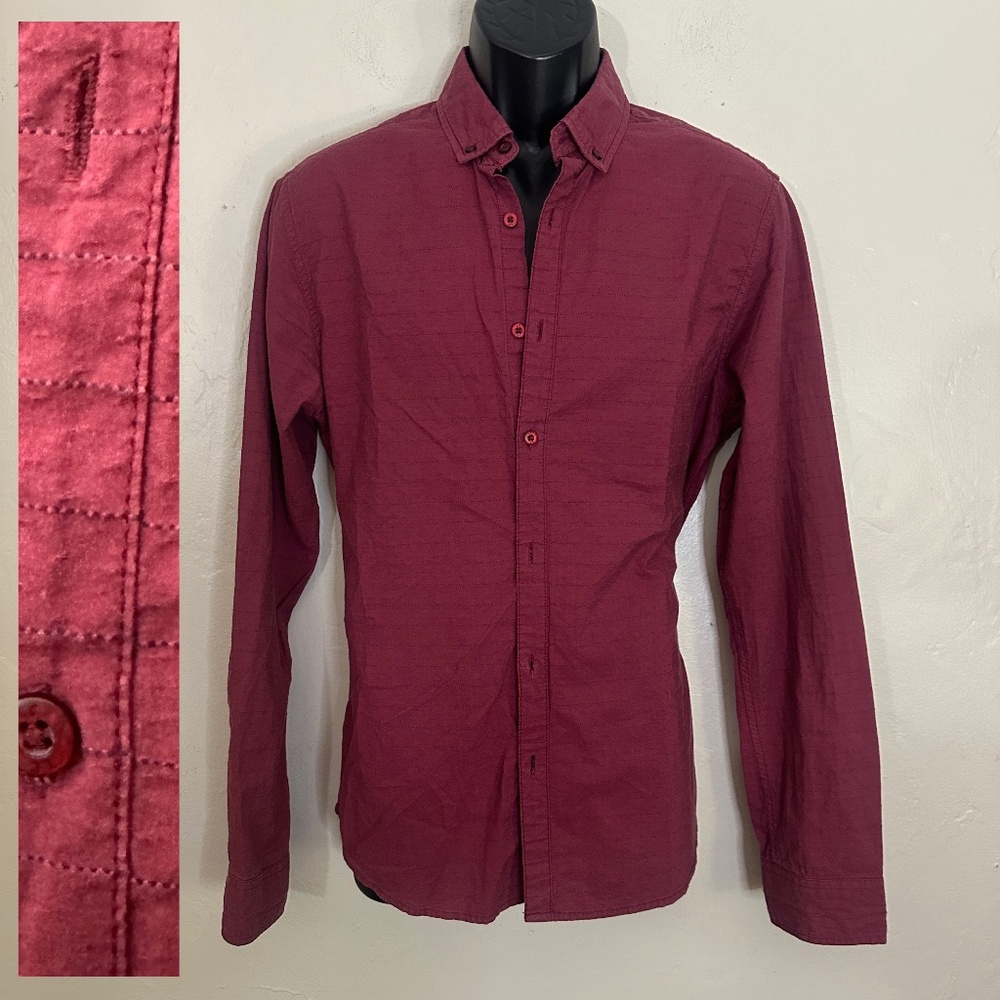 Larsson & Co Textured Button Down Medium Gently worn 100% cotton